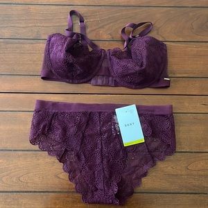 DKNY lace bra and underwear set